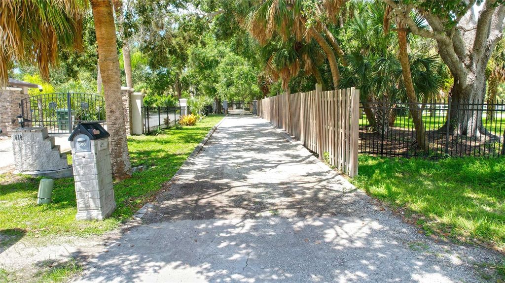 Photo of 500 Suffolk Circle, Nokomis, FL 34275 (MLS # A4662957)