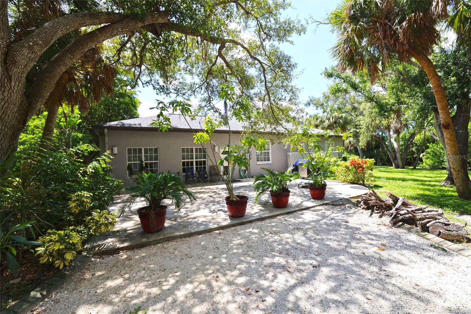 MISSION VALLEY ESTATE SEC A - Residential