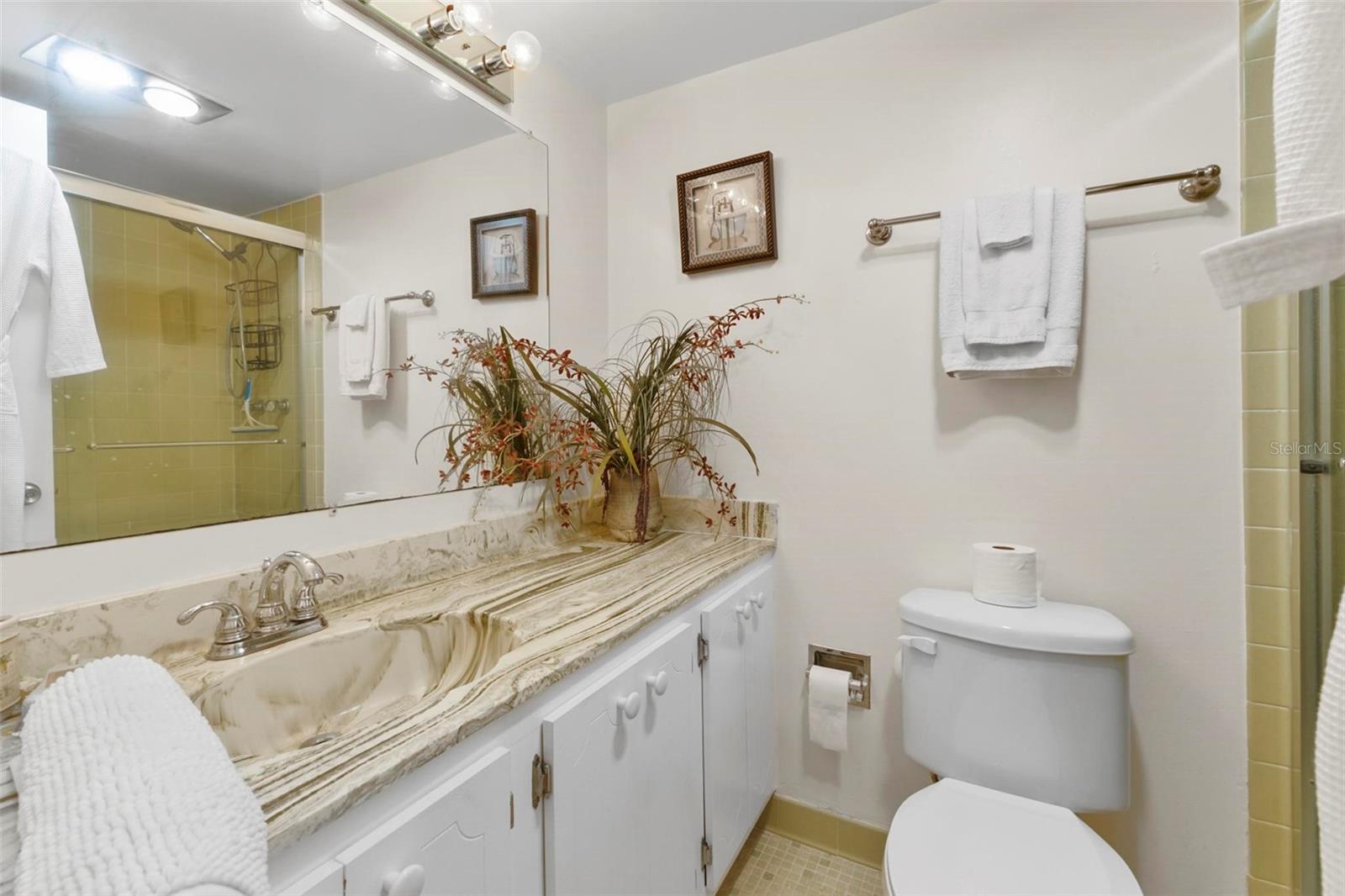 OCEAN 01 CONDO - Residential Lease