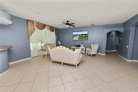 A home in LAKELAND