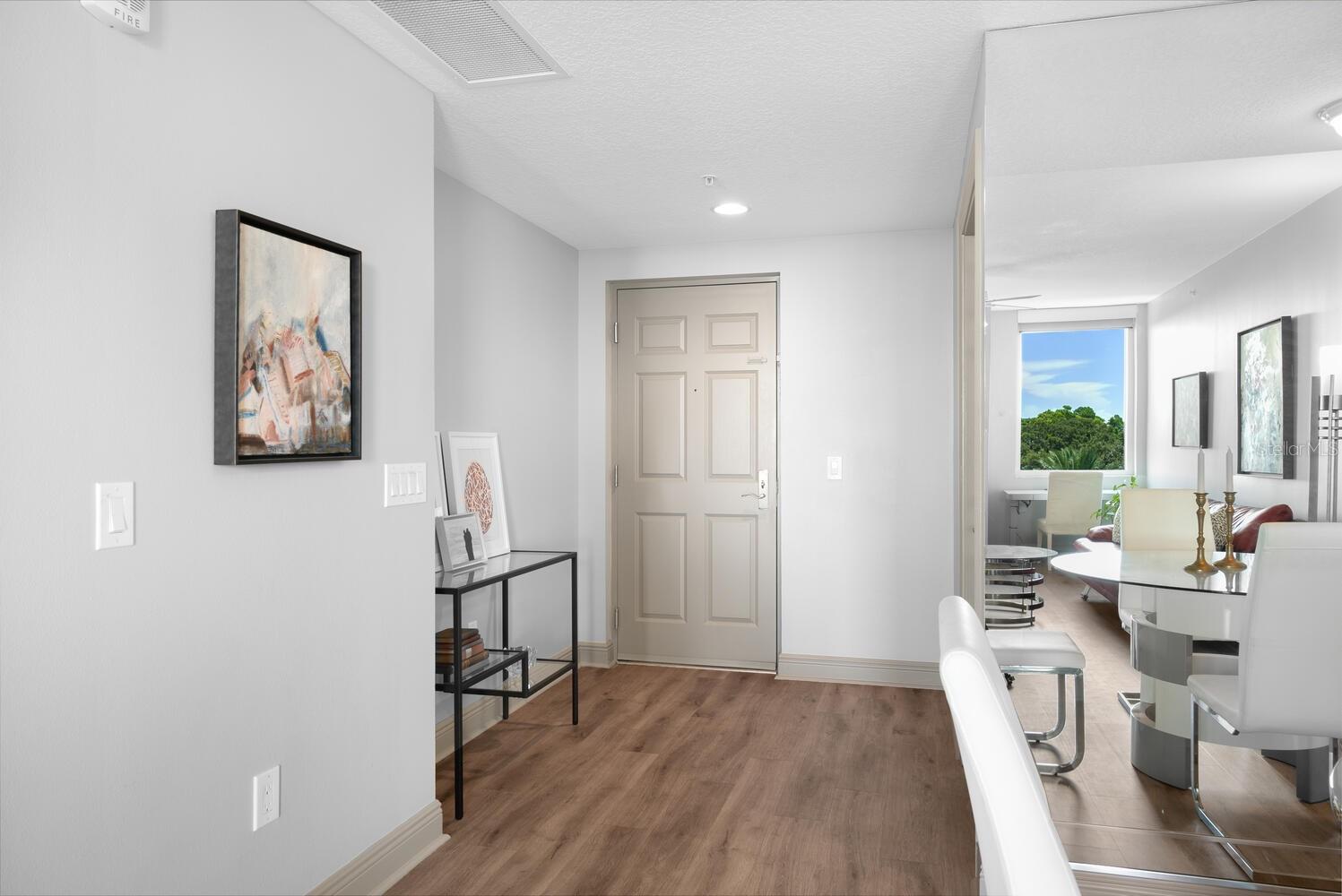 800 N TAMIAMI TRAIL 405
