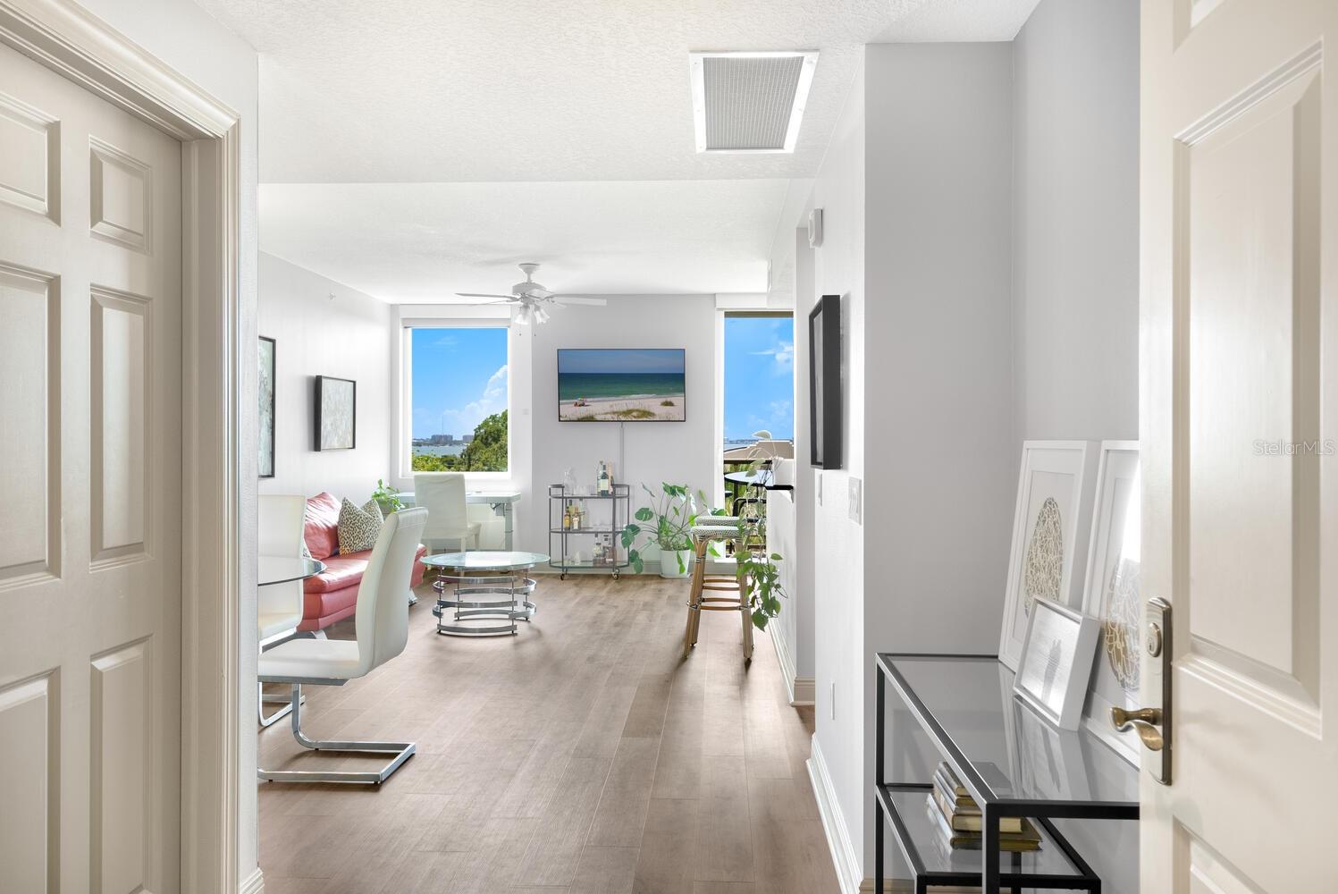 800 N TAMIAMI TRAIL 405