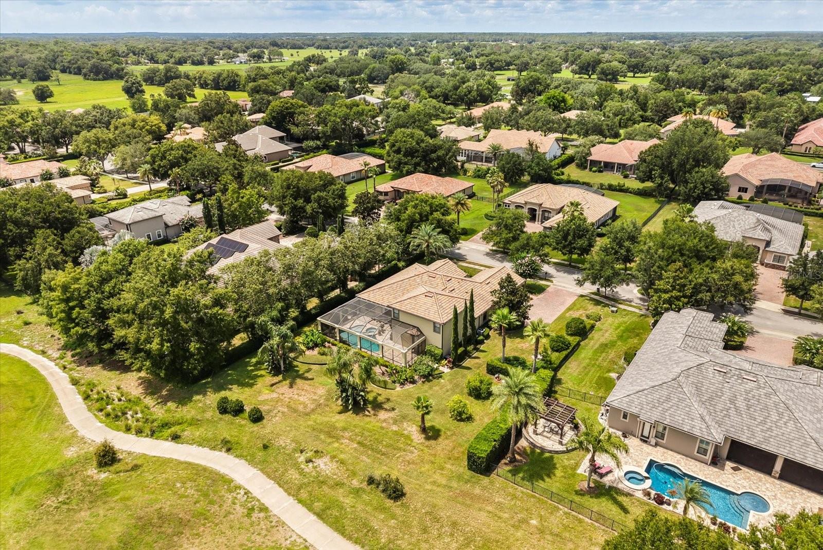 HEATHROW COUNTRY ESTATE - Residential