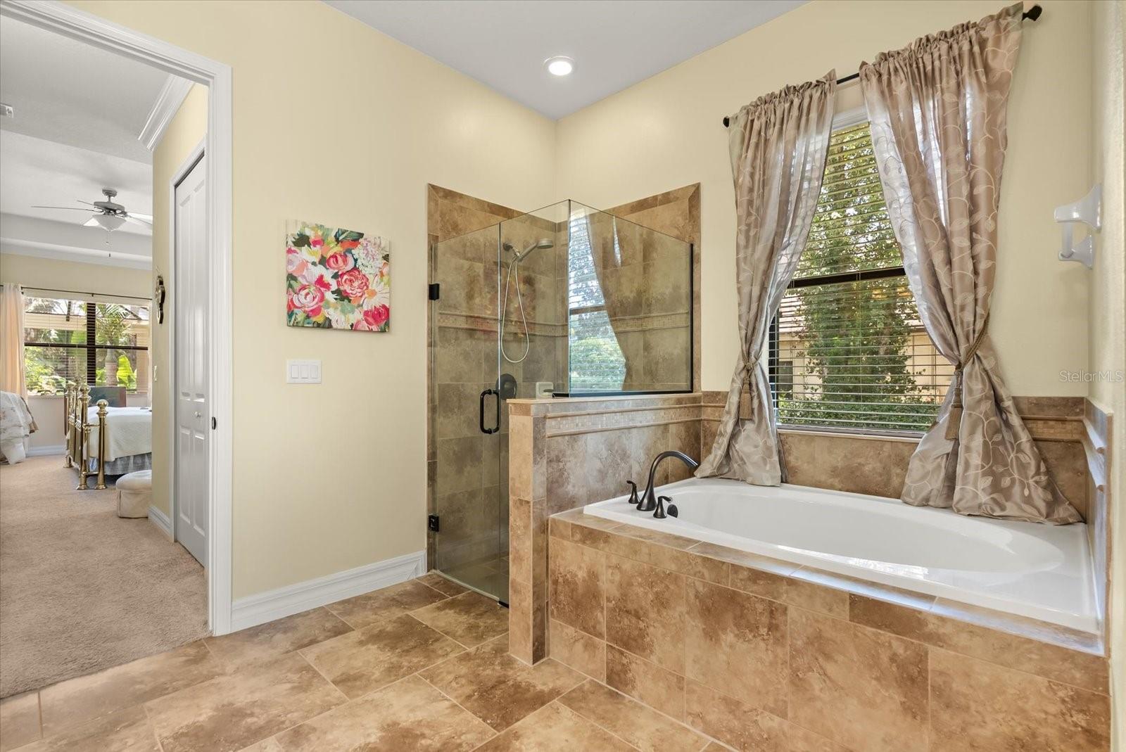 HEATHROW COUNTRY ESTATE - Residential