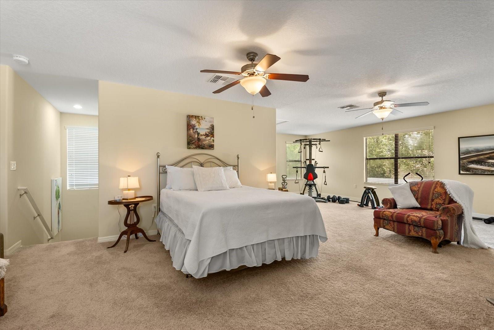 HEATHROW COUNTRY ESTATE - Residential