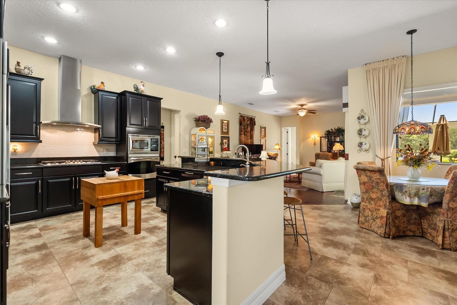 HEATHROW COUNTRY ESTATE - Residential