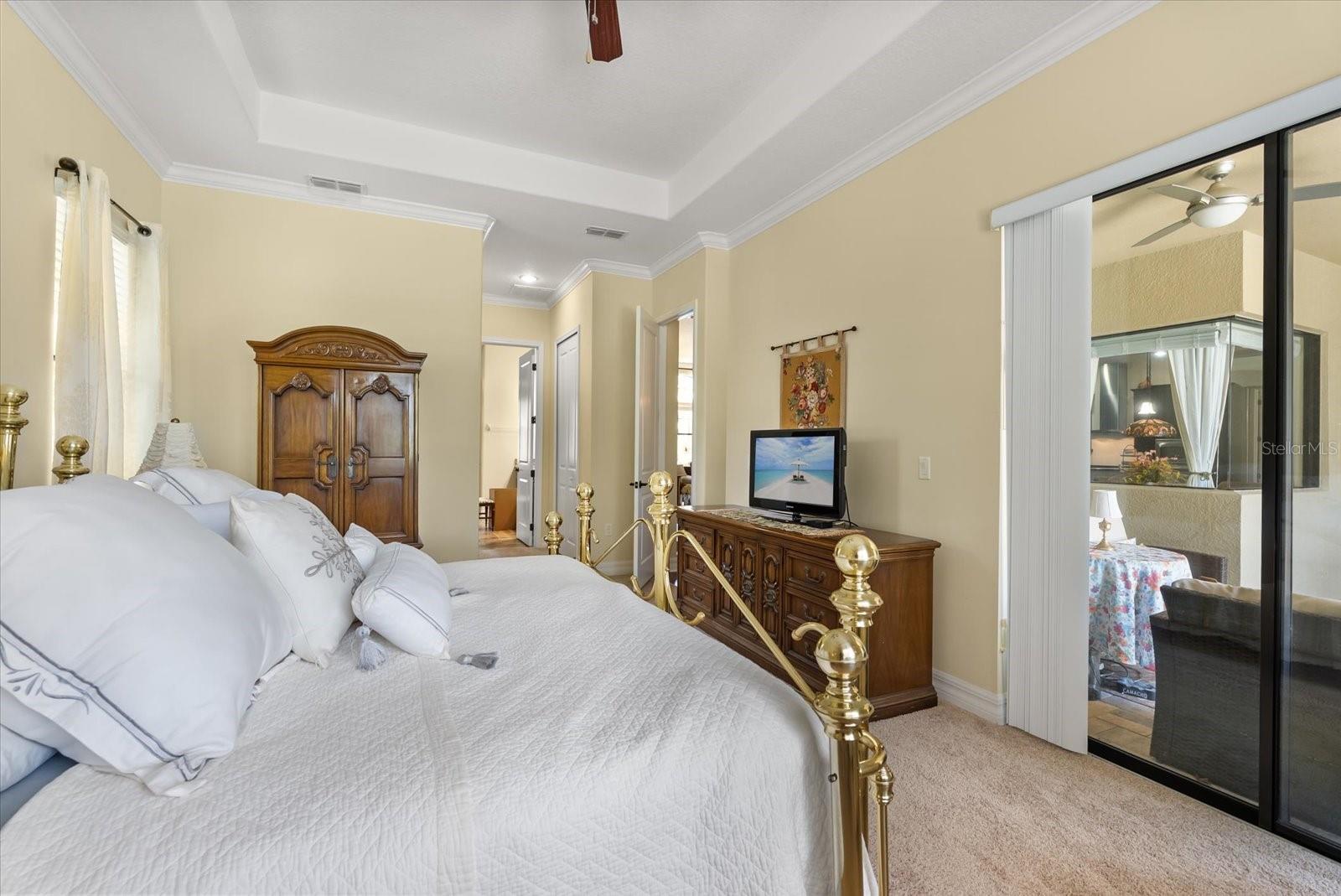 HEATHROW COUNTRY ESTATE - Residential