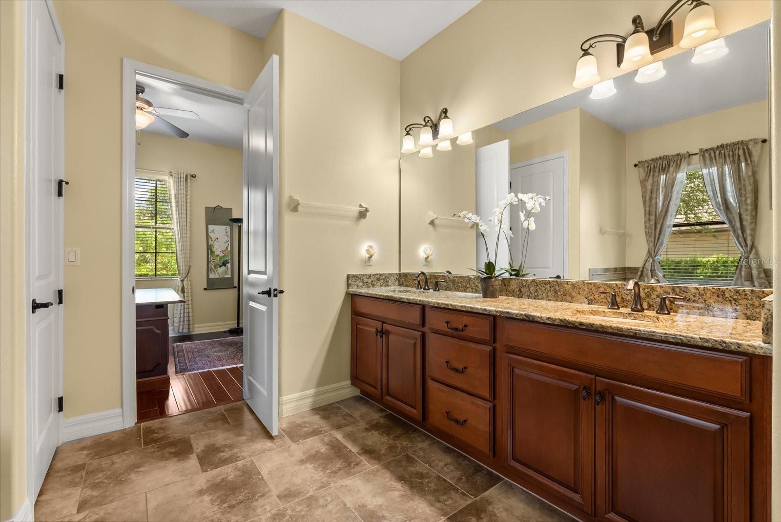 HEATHROW COUNTRY ESTATE - Residential