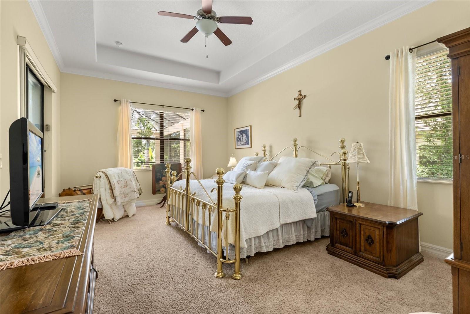 HEATHROW COUNTRY ESTATE - Residential