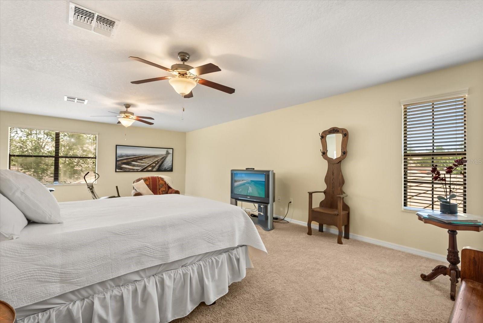 HEATHROW COUNTRY ESTATE - Residential