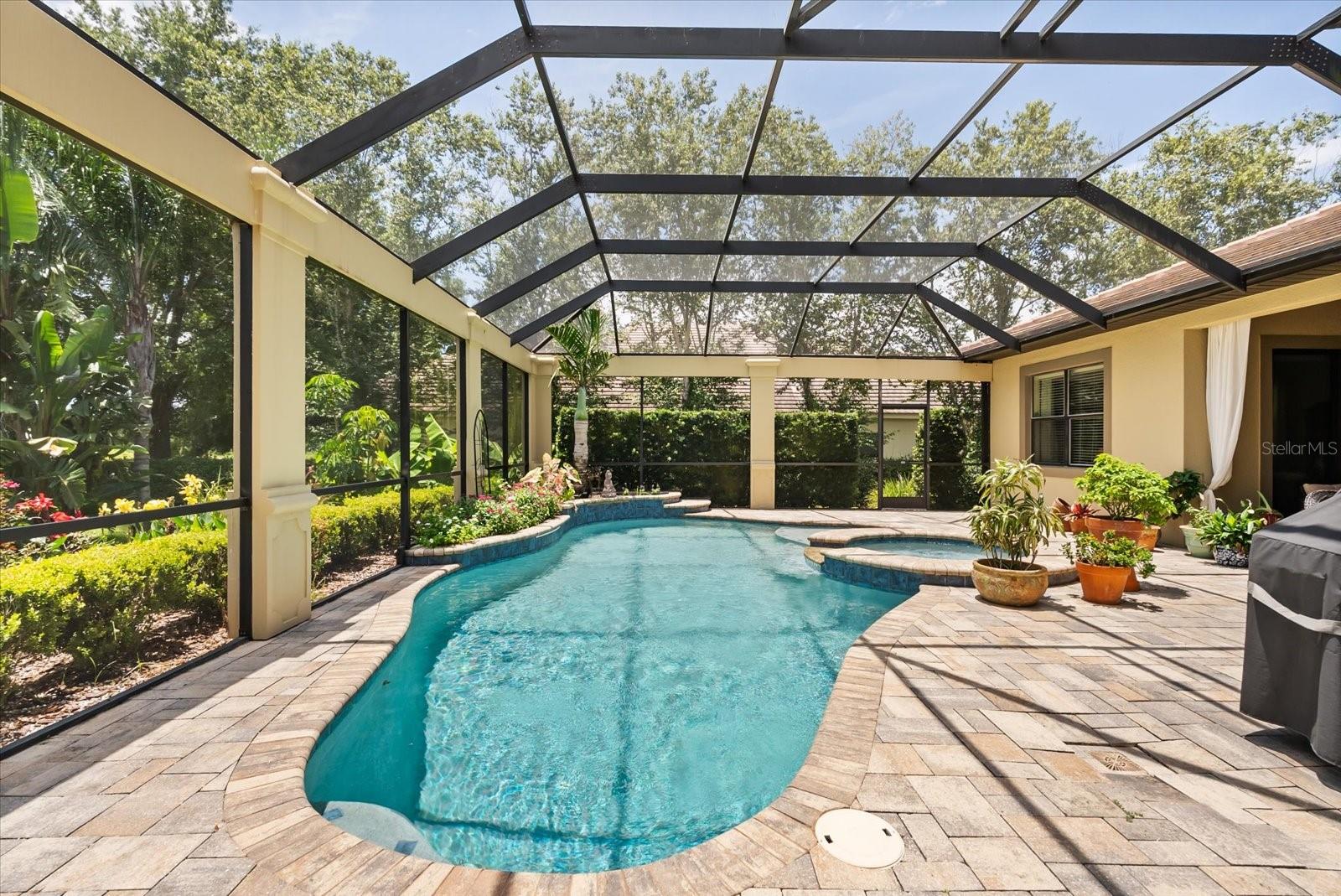 HEATHROW COUNTRY ESTATE - Residential