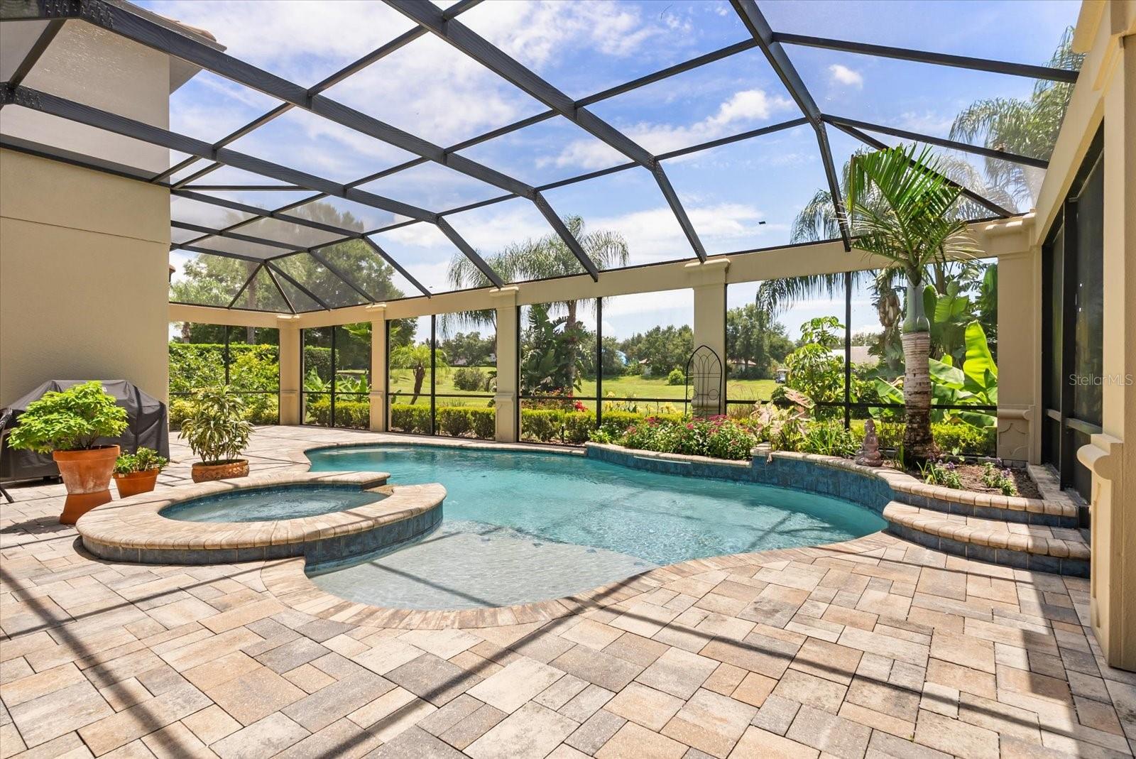 HEATHROW COUNTRY ESTATE - Residential