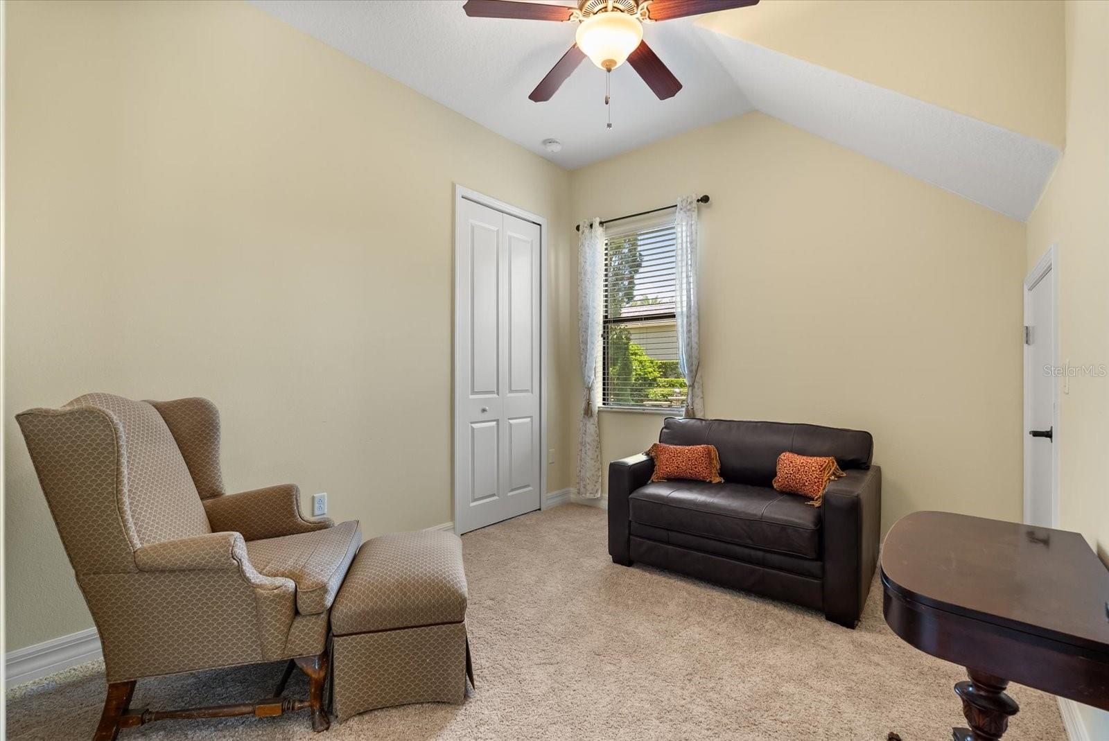 HEATHROW COUNTRY ESTATE - Residential