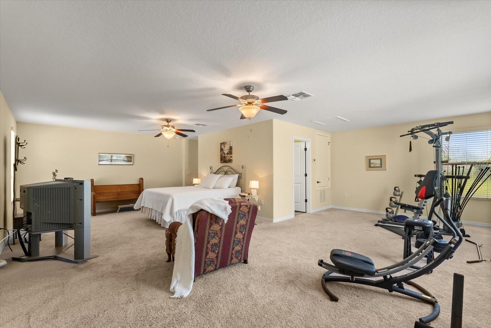 HEATHROW COUNTRY ESTATE - Residential