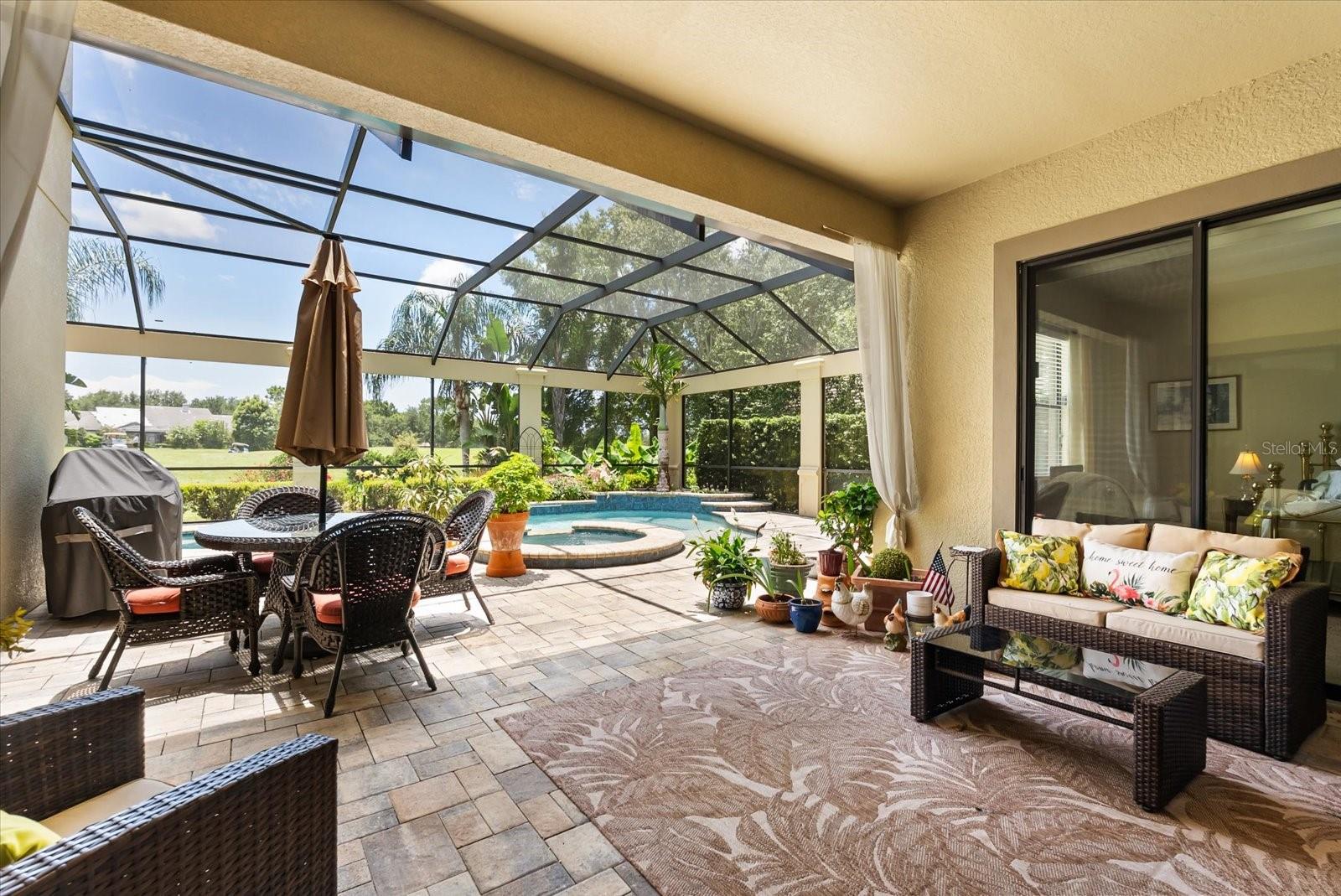 HEATHROW COUNTRY ESTATE - Residential