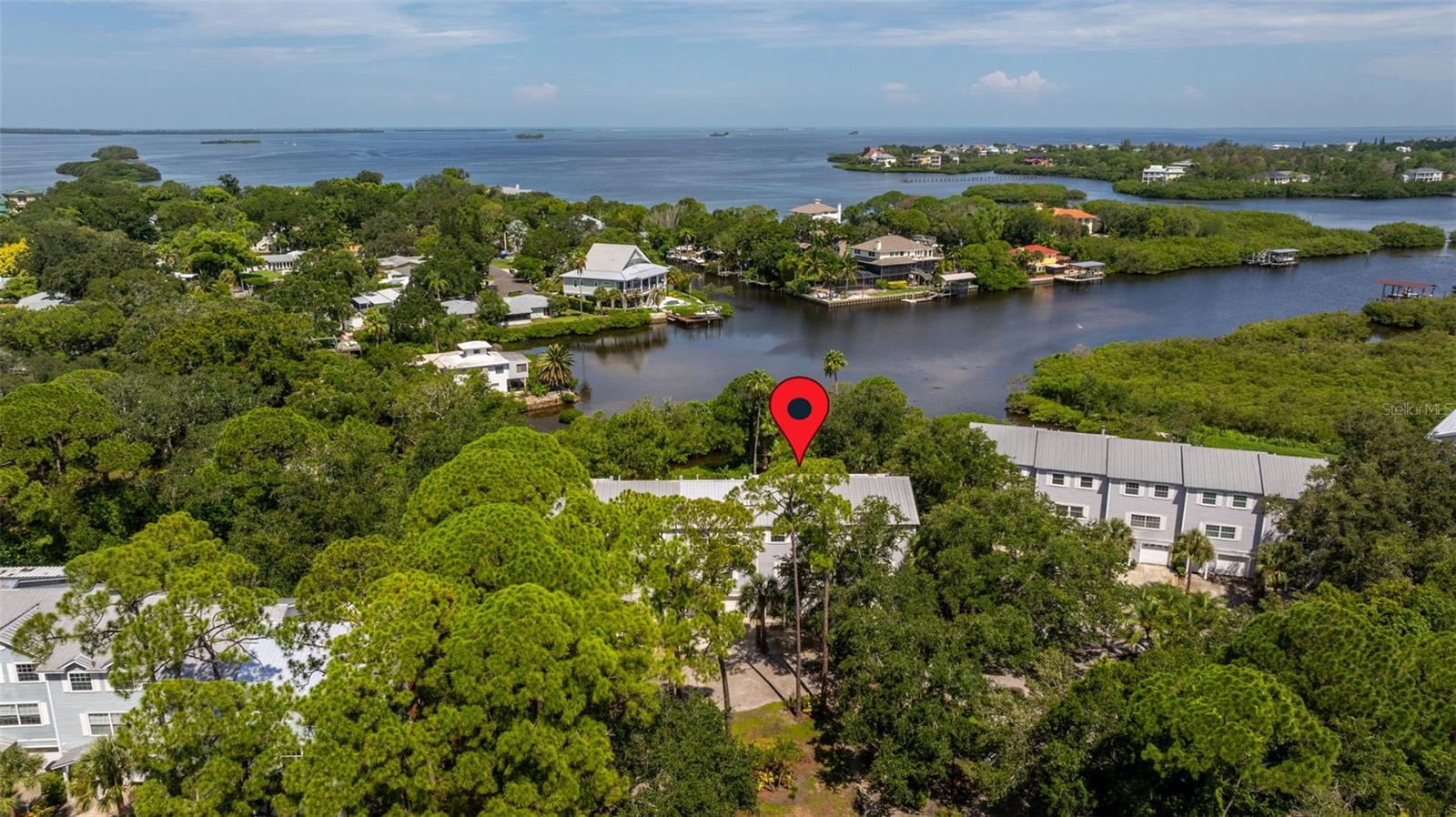 View PALM HARBOR, FL 34683 townhome