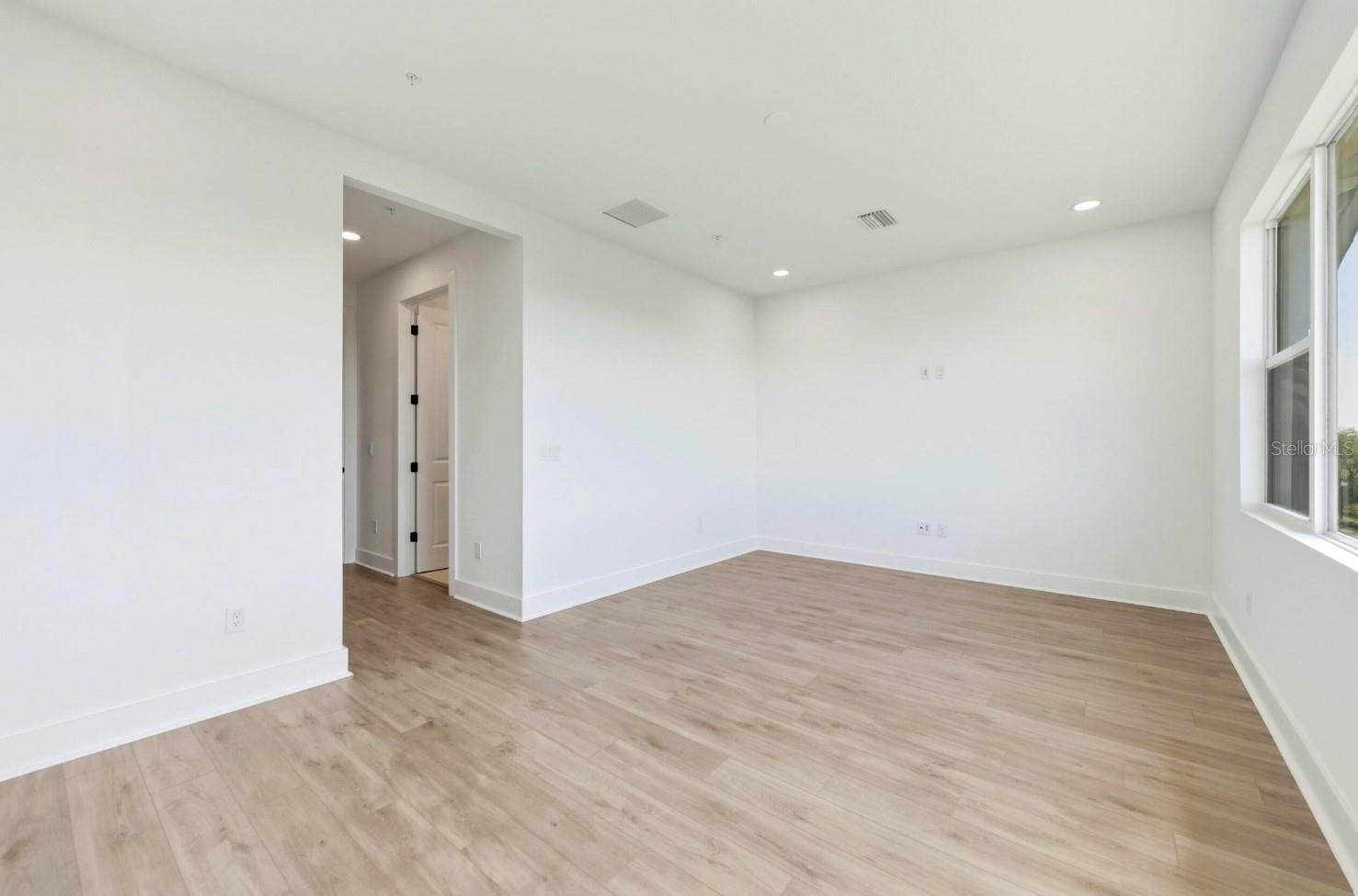 TOWNHOMES OF SEMINOLE ISLE - Residential