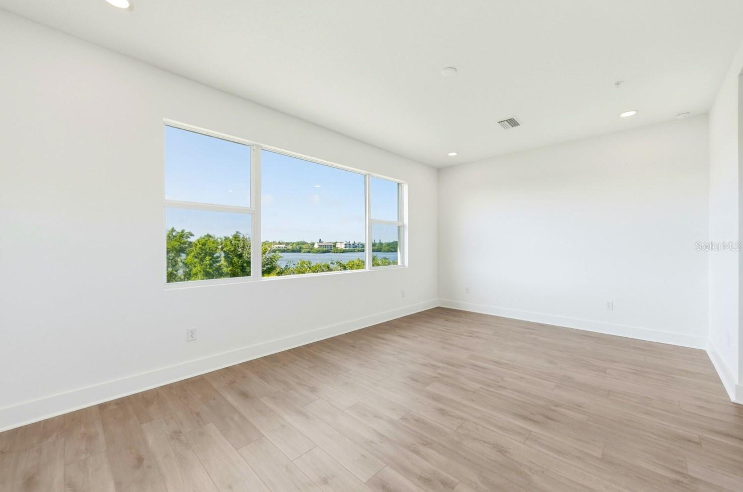 TOWNHOMES OF SEMINOLE ISLE - Residential