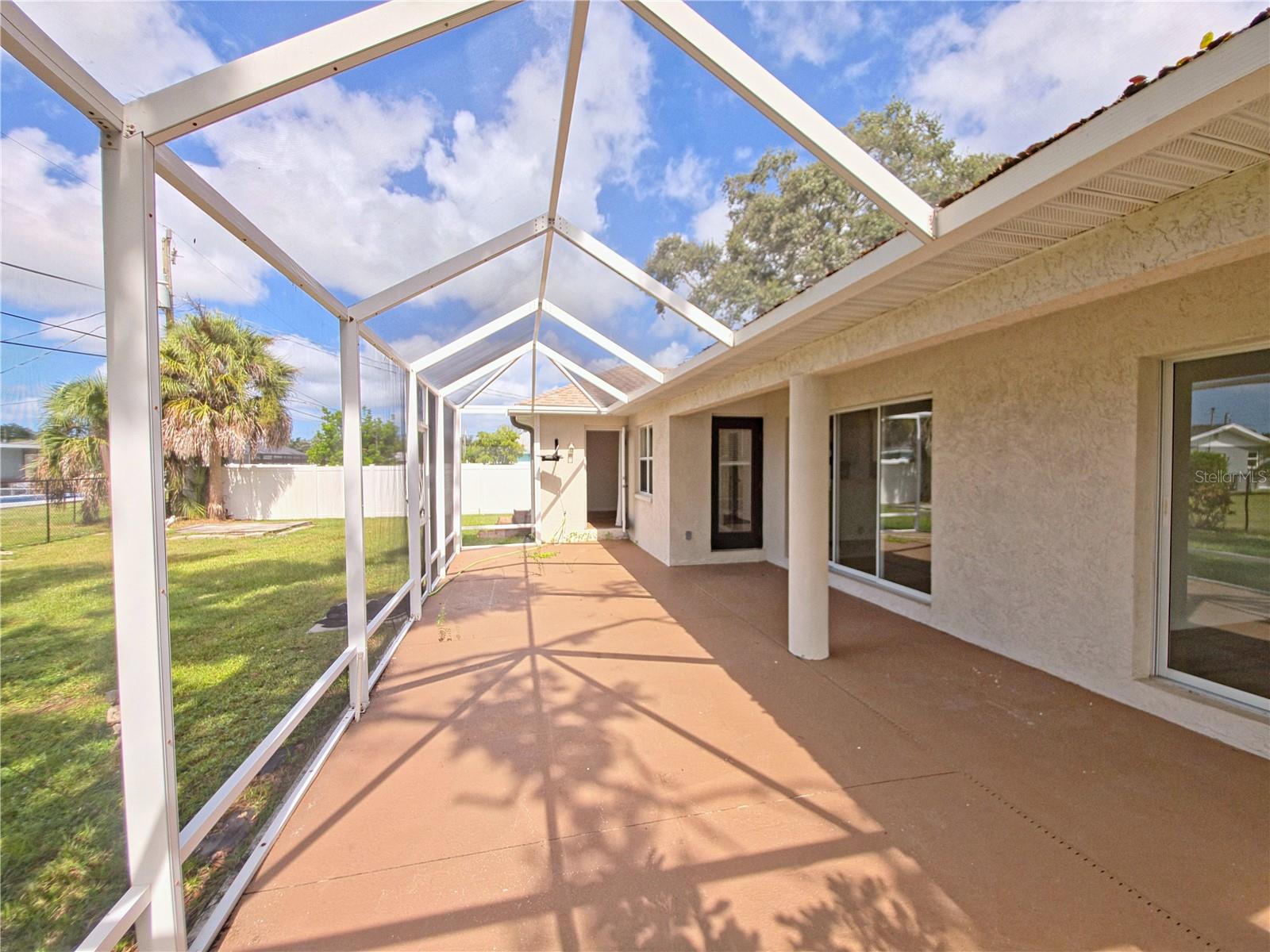 VENICE EAST 3RD ADD - Residential Lease