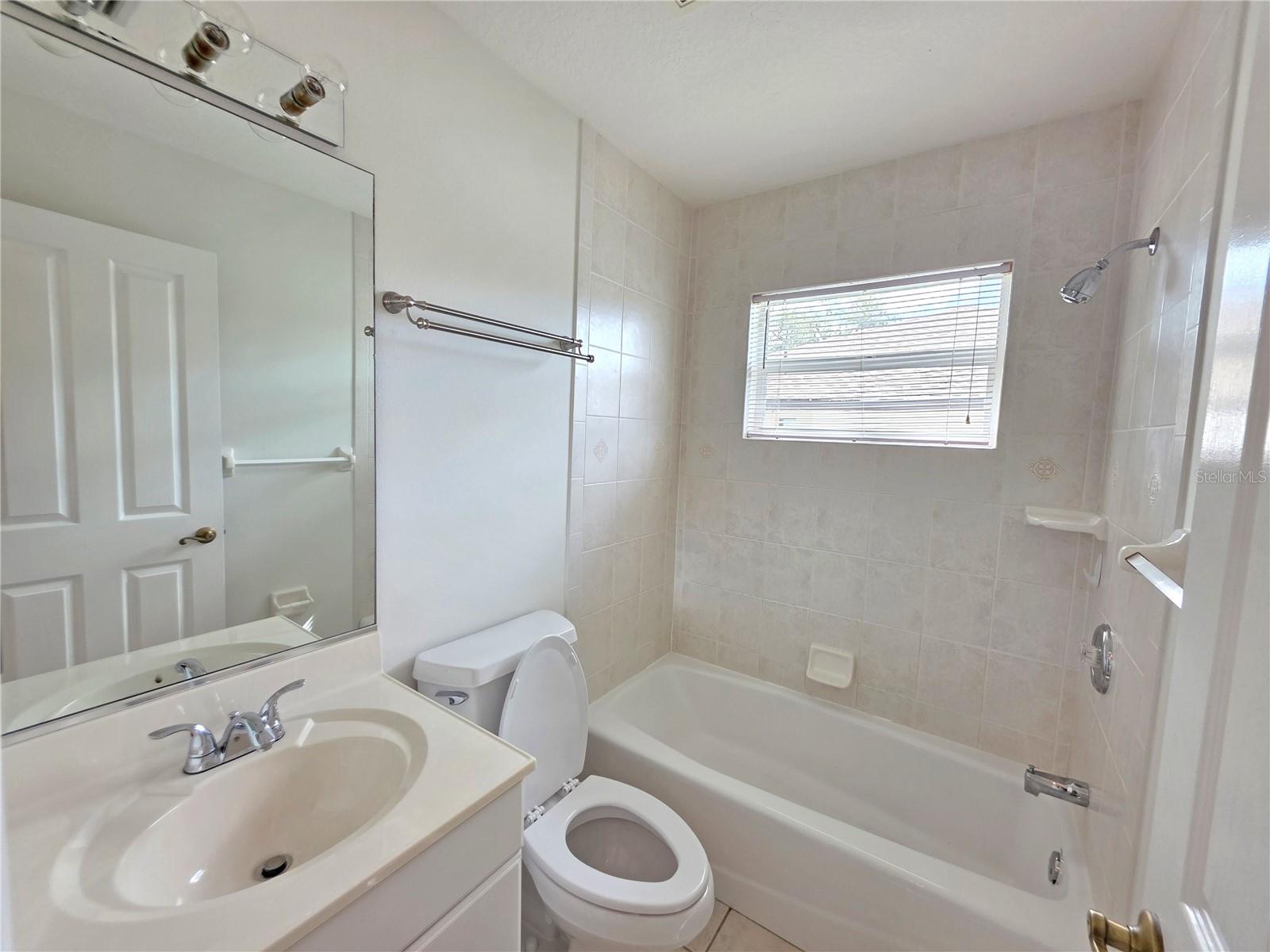 VENICE EAST 3RD ADD - Residential Lease
