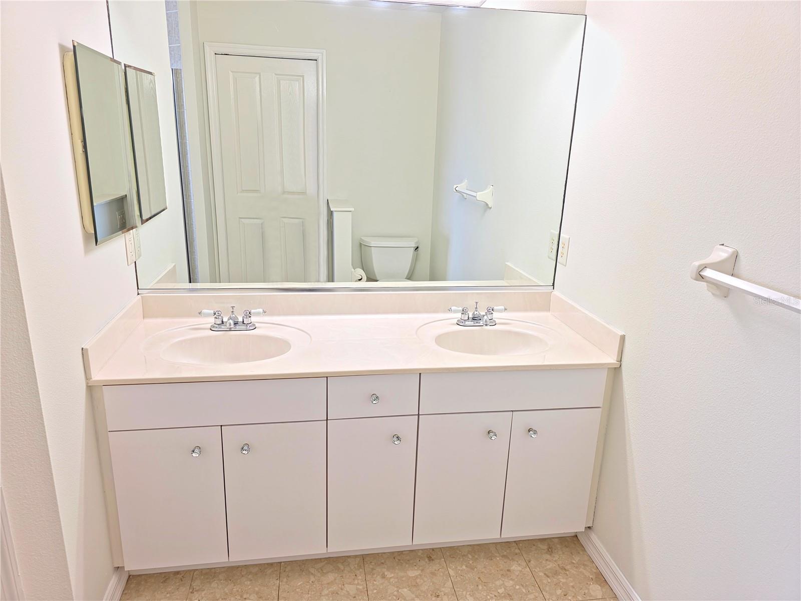 VENICE EAST 3RD ADD - Residential Lease