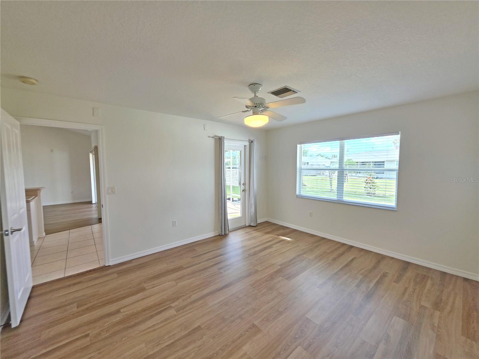 VENICE EAST 3RD ADD - Residential Lease