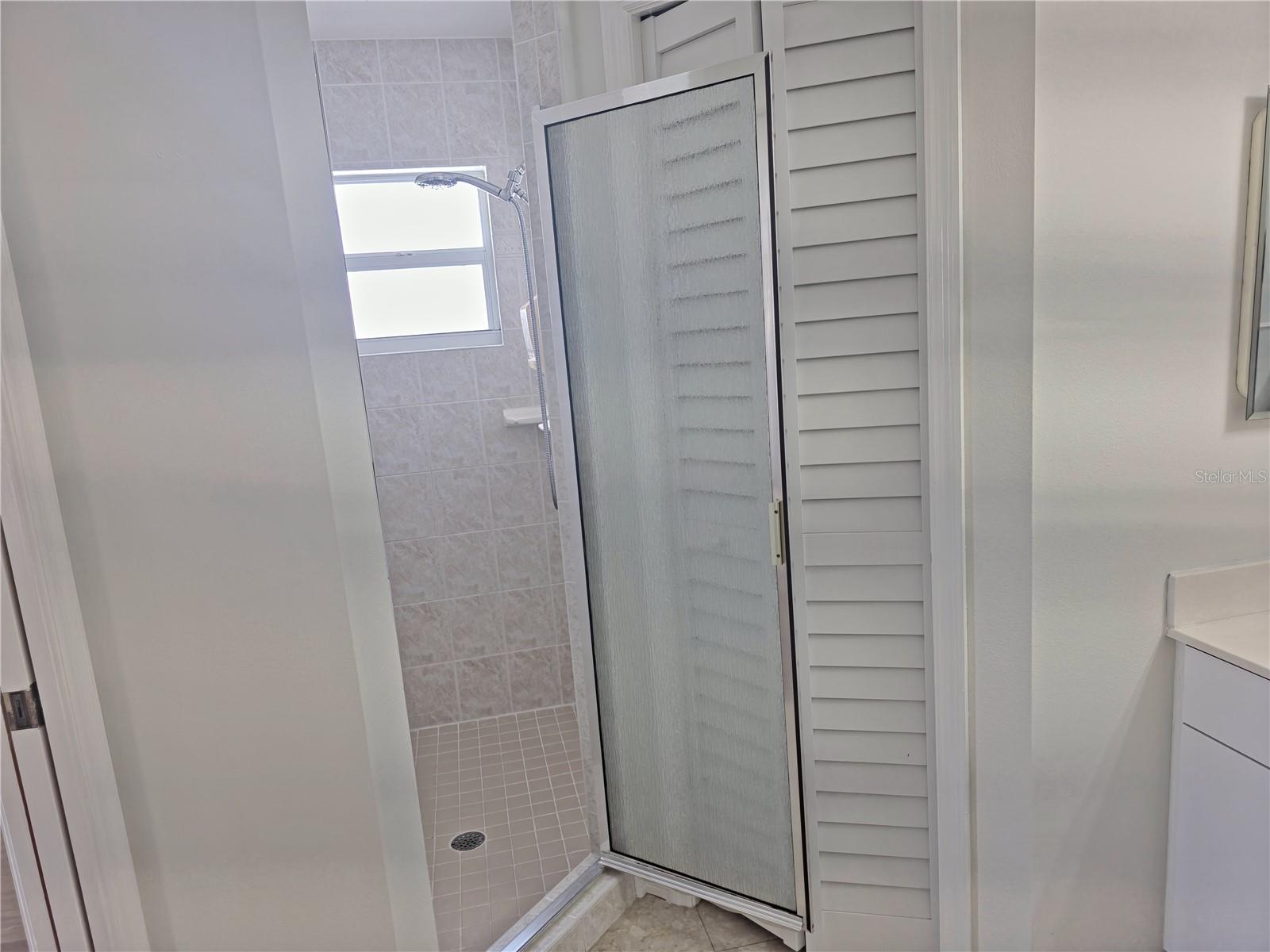 VENICE EAST 3RD ADD - Residential Lease