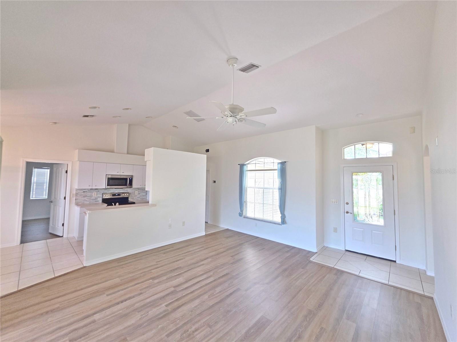 VENICE EAST 3RD ADD - Residential Lease