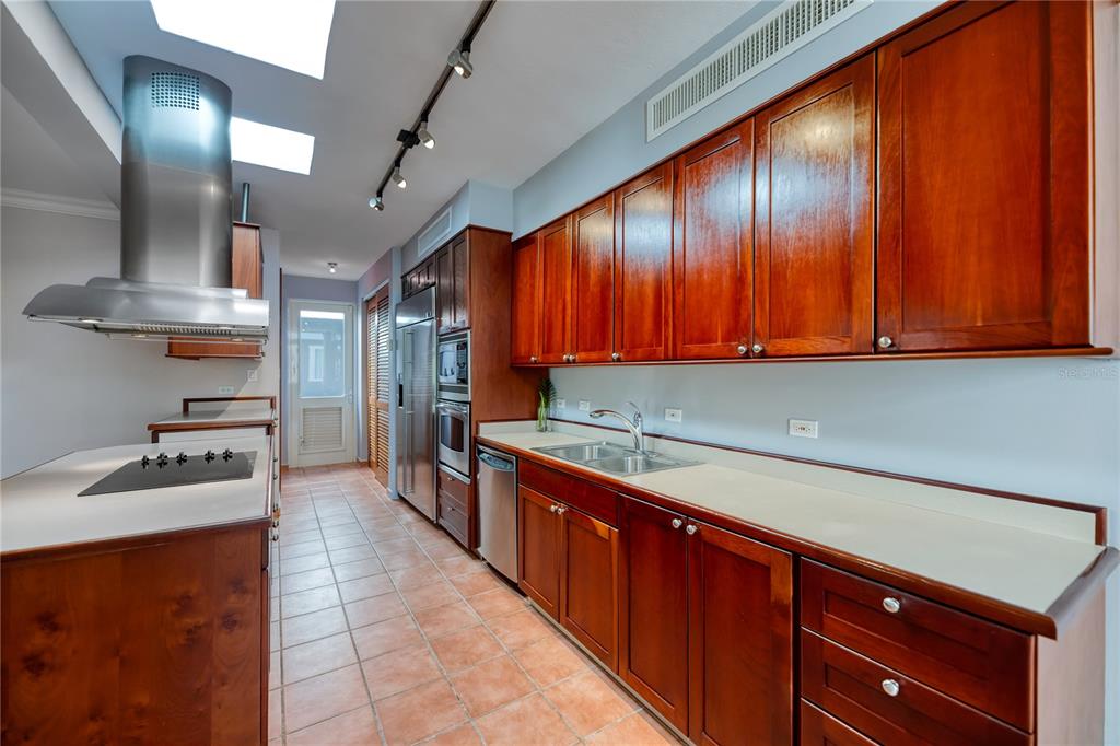 DORADO BEACH EAST - Residential