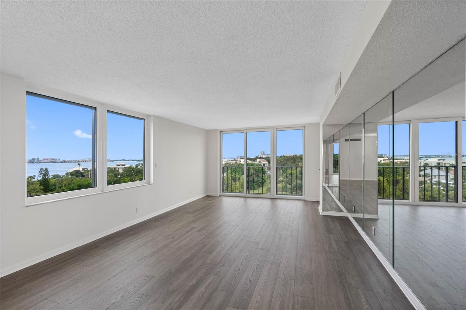 220 BELLEVIEW BOULEVARD 609