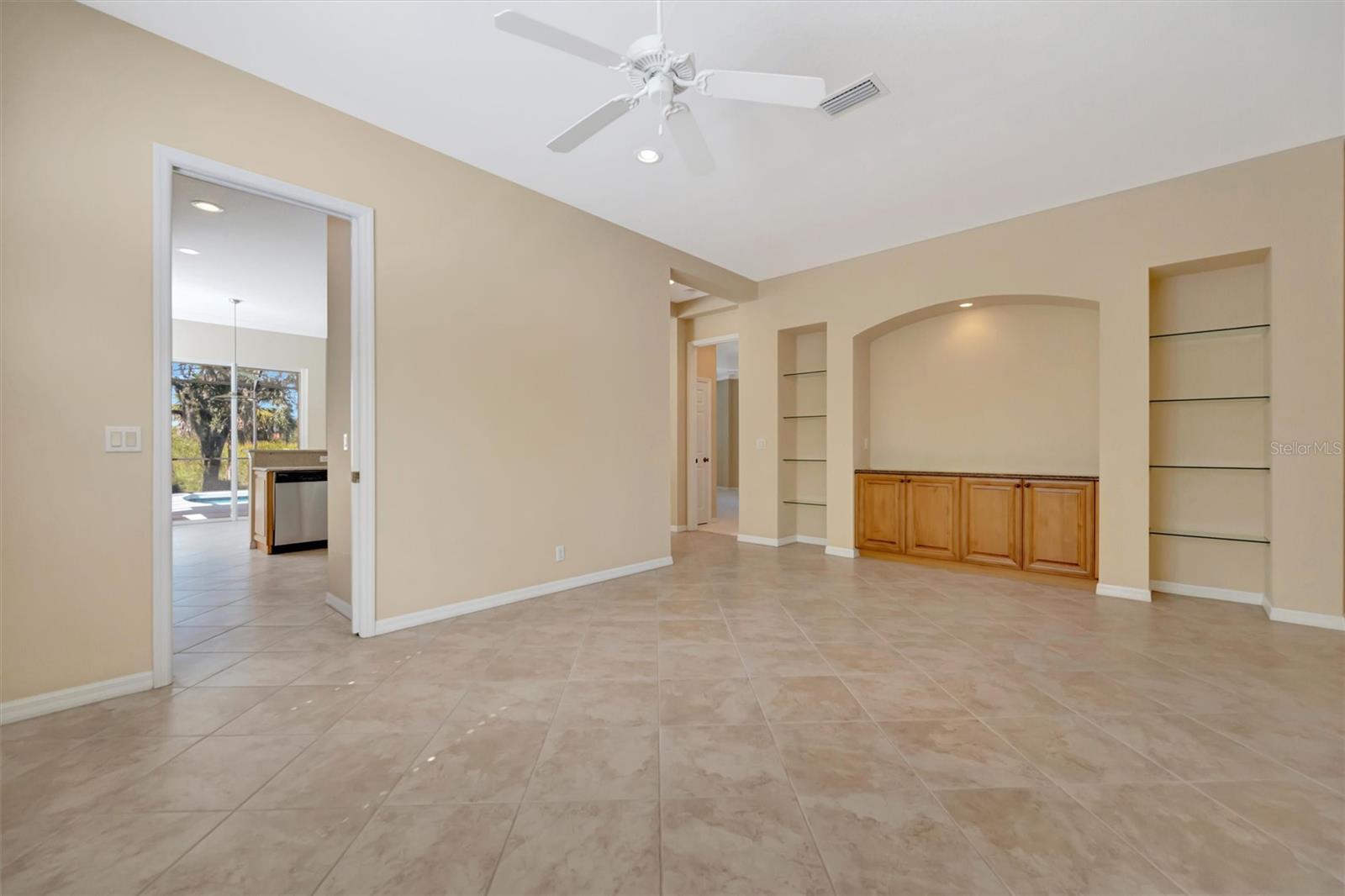 LAKEWOOD RANCH COUNTRY CLUB VILLAGE EE 2A-2E - Residential Lease