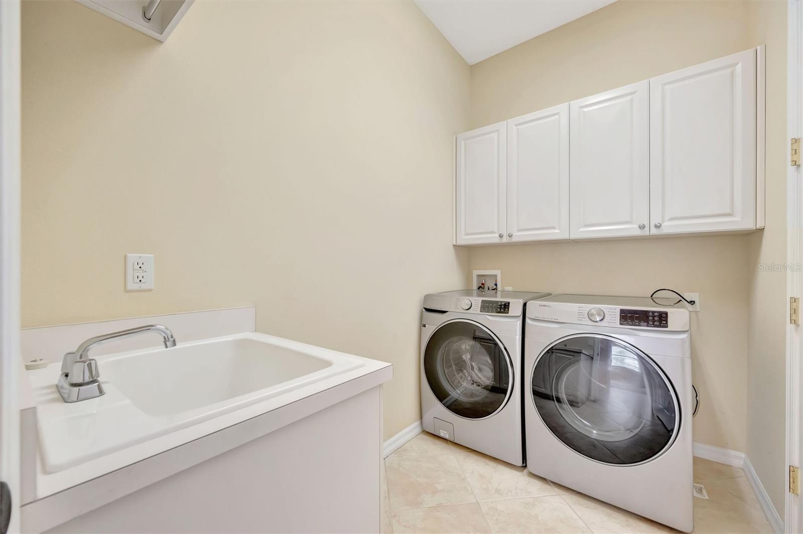 LAKEWOOD RANCH COUNTRY CLUB VILLAGE EE 2A-2E - Residential Lease