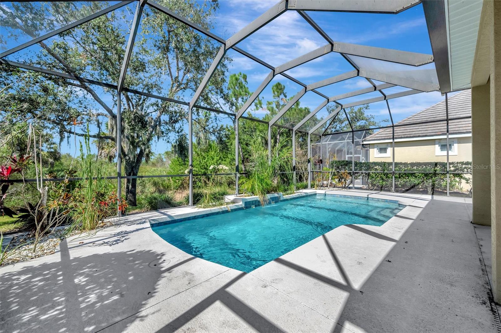 LAKEWOOD RANCH COUNTRY CLUB VILLAGE EE 2A-2E - Residential Lease