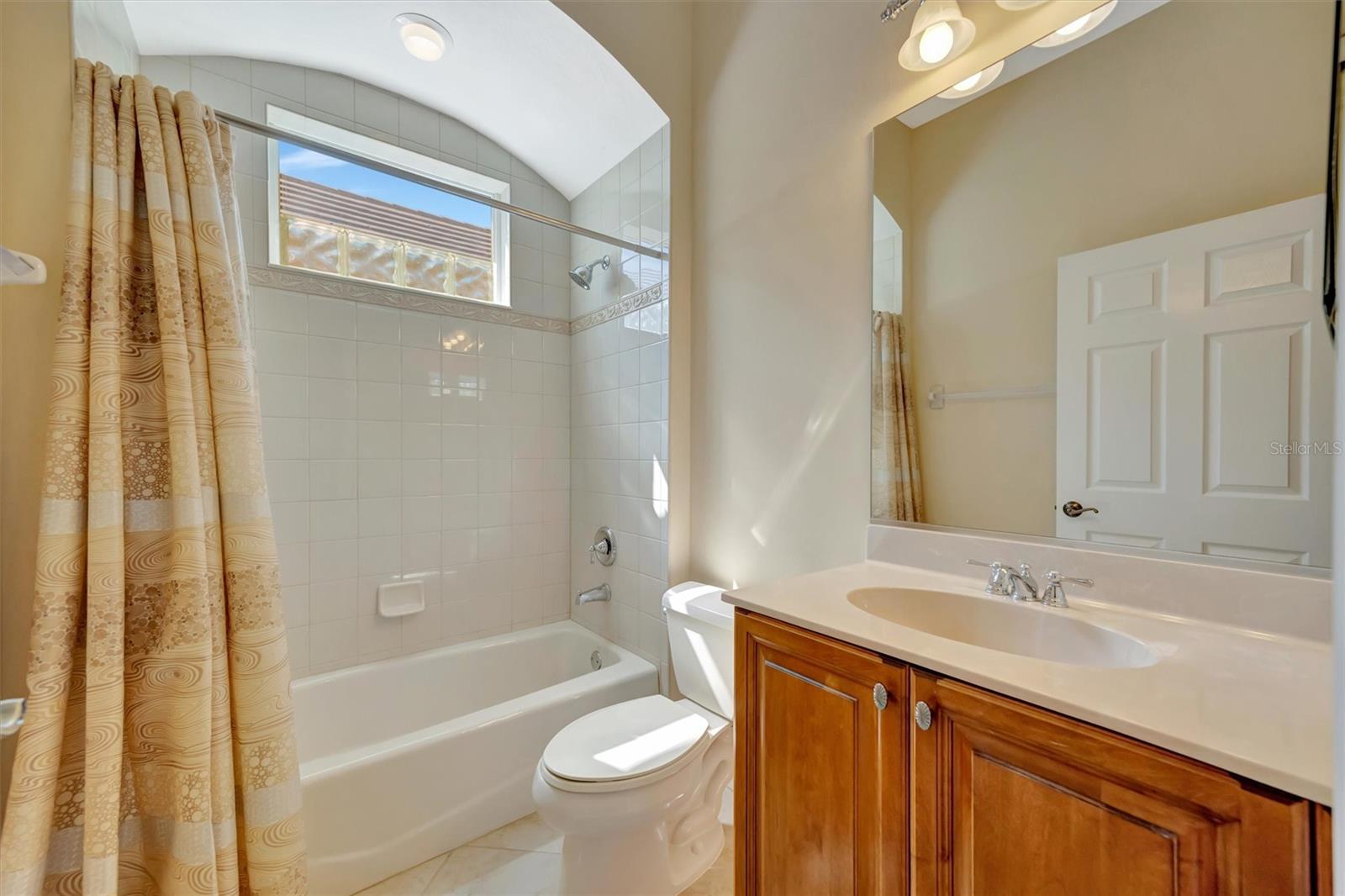 LAKEWOOD RANCH COUNTRY CLUB VILLAGE EE 2A-2E - Residential Lease