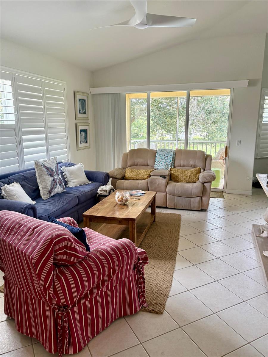 CASA DEL LAGO - Residential Lease