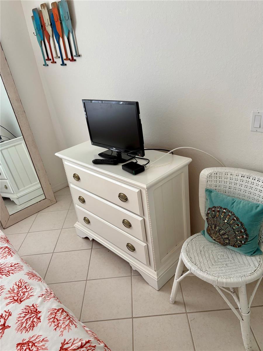 CASA DEL LAGO - Residential Lease