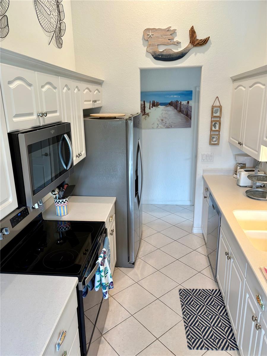 CASA DEL LAGO - Residential Lease
