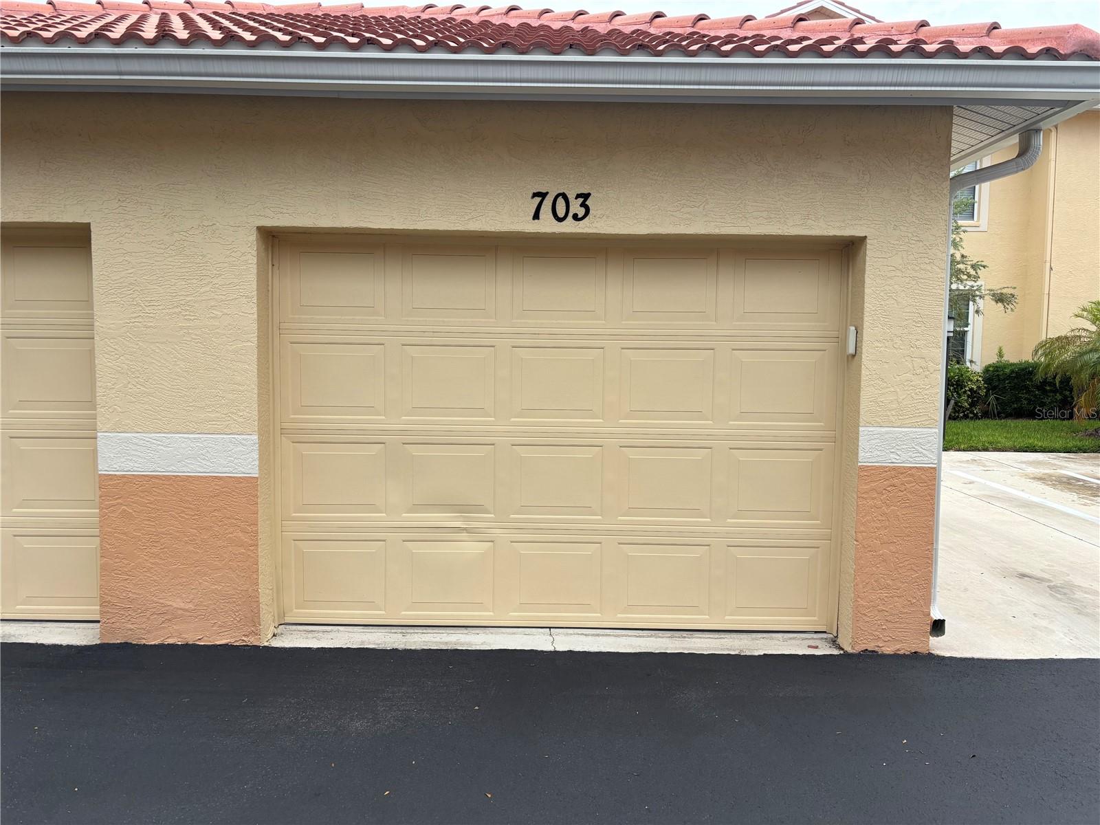 CASA DEL LAGO - Residential Lease