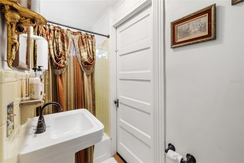 Tiny photo for 442 E 3rd Avenue, Mount Dora, FL 32757 (MLS # O6351198)