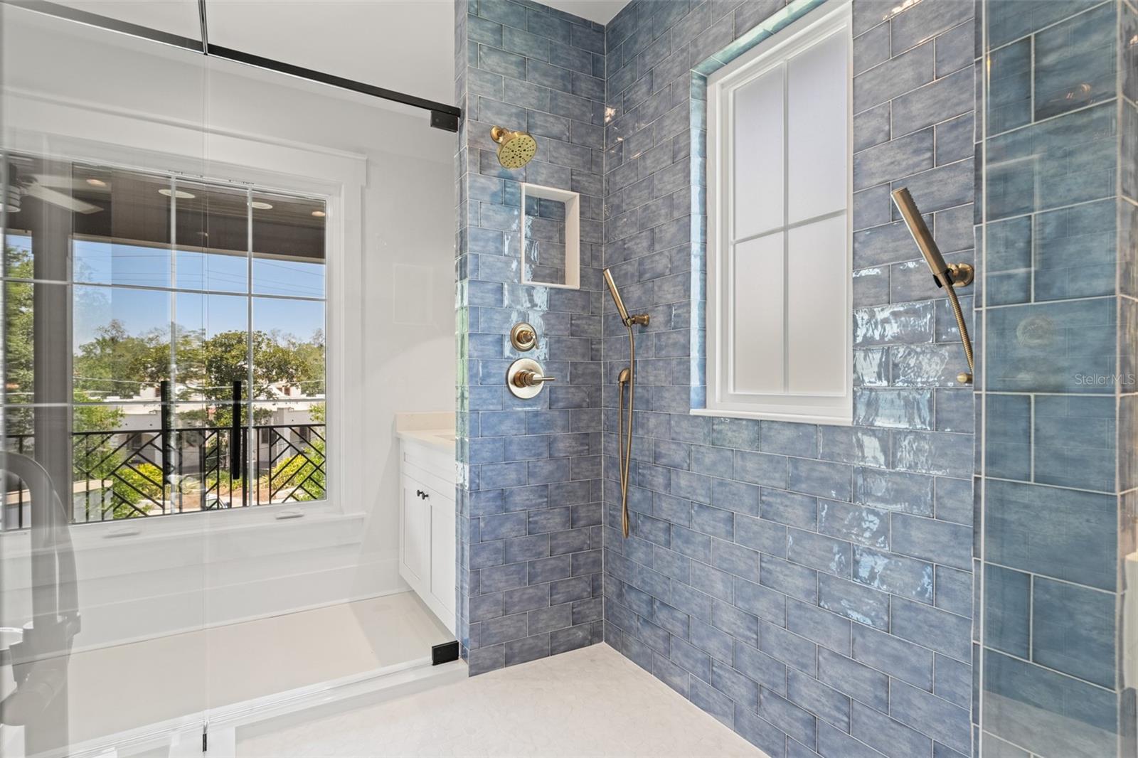 RIDGEWOOD PARK - Residential