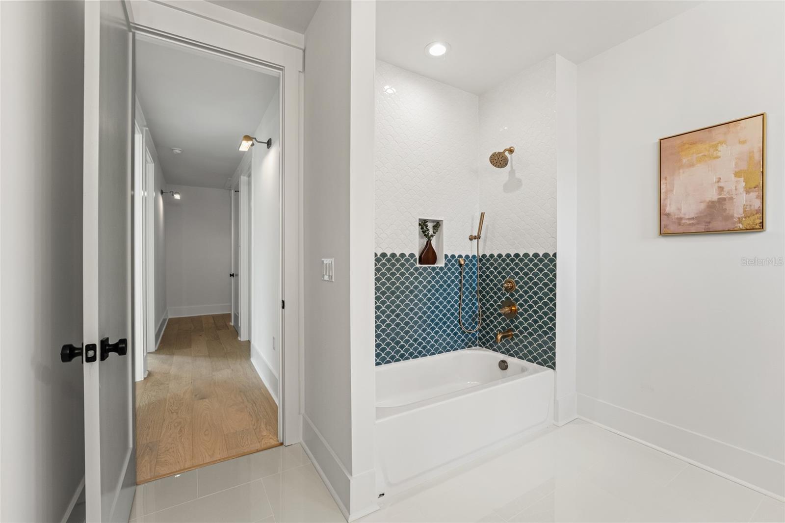 RIDGEWOOD PARK - Residential