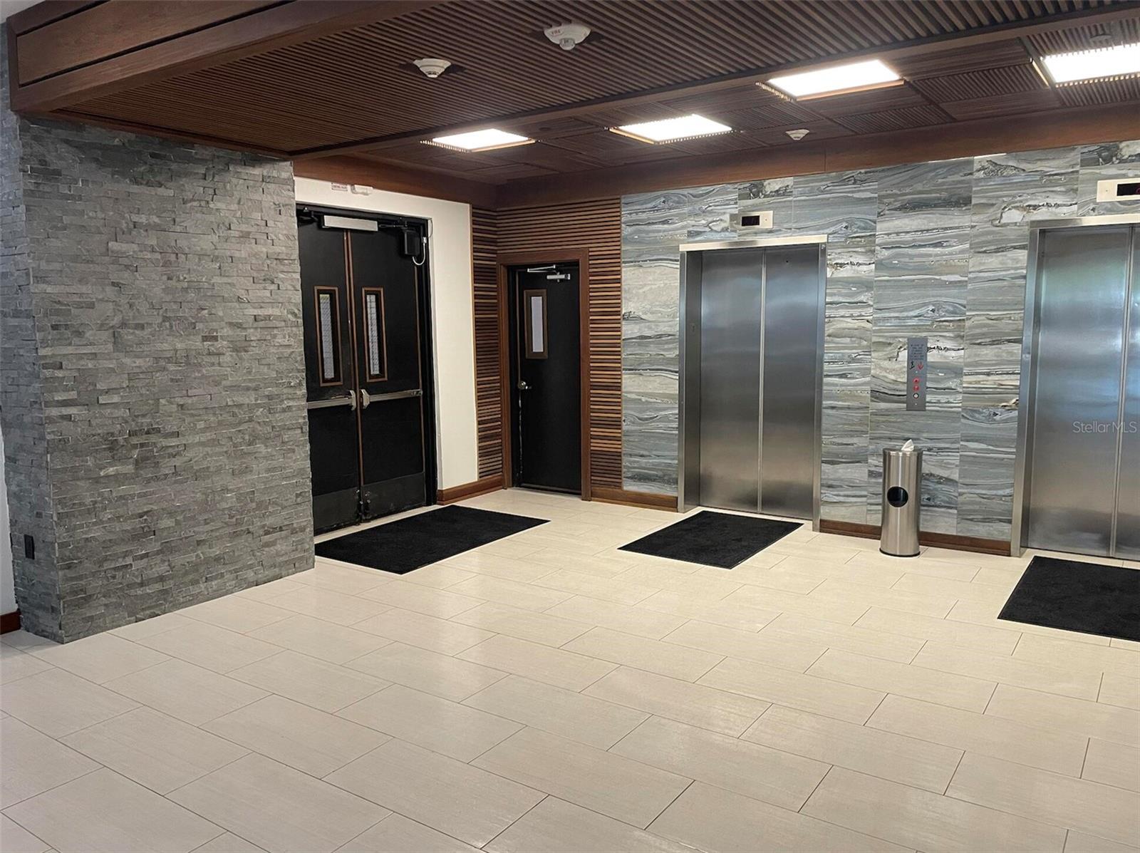 DOLPHIN TOWER - Residential