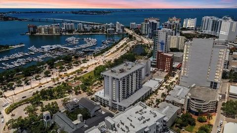 Photo of 101 S Gulfstream Avenue #10B, Sarasota, FL 34236 (MLS # O6346773)