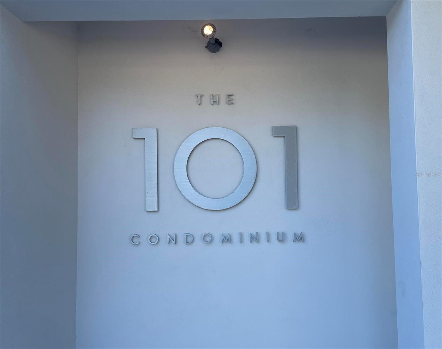 DOLPHIN TOWER - Residential