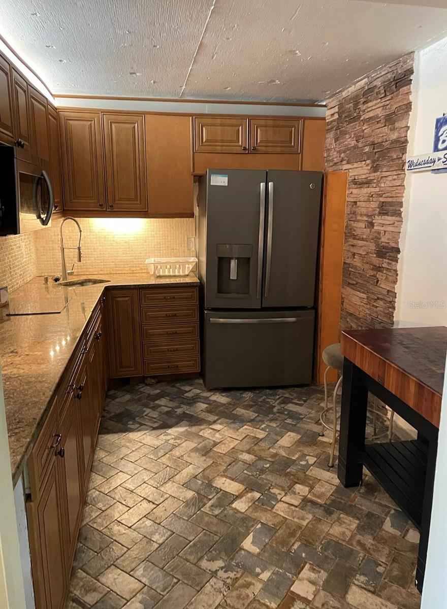 DOLPHIN TOWER - Residential