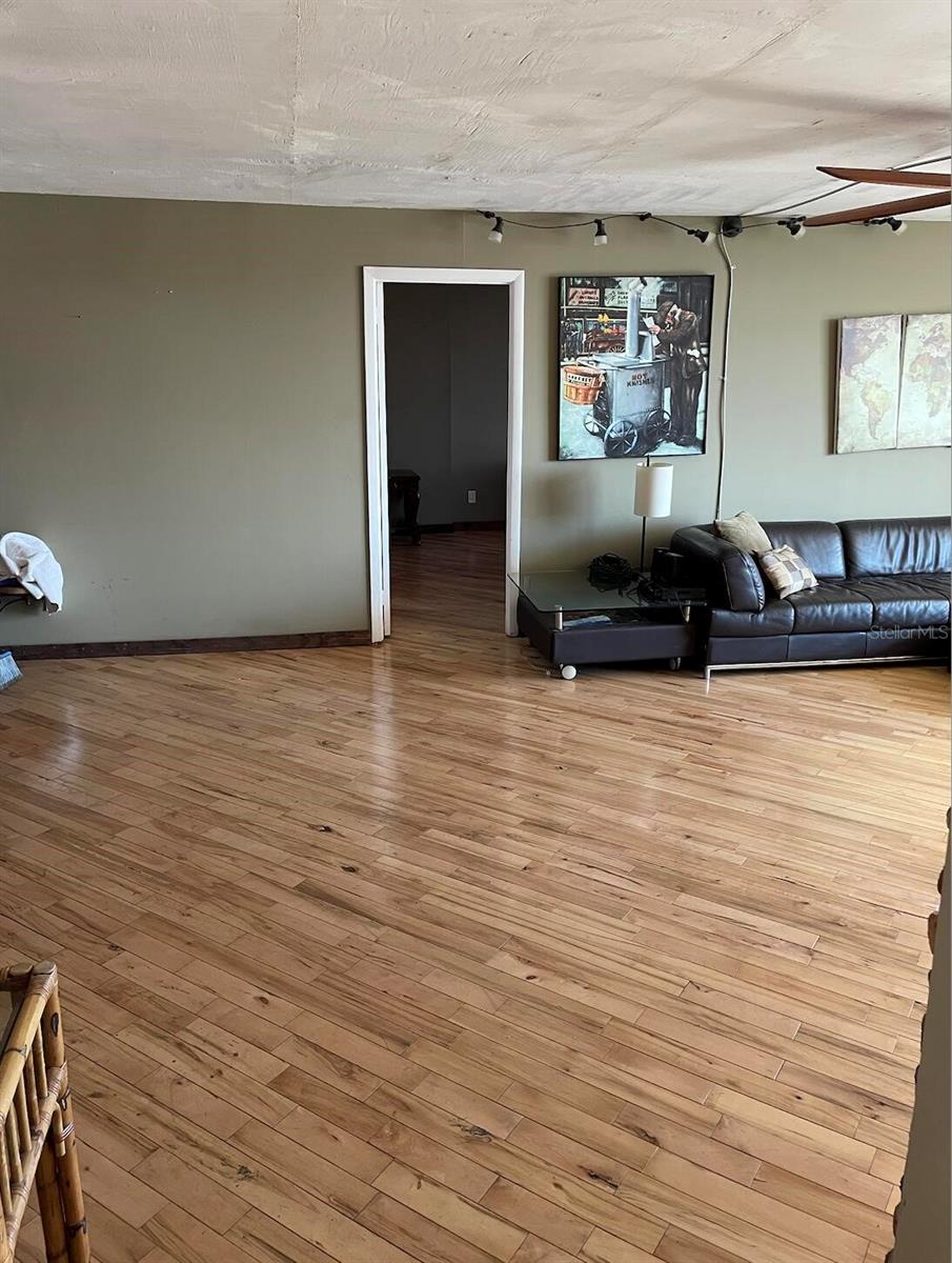 DOLPHIN TOWER - Residential