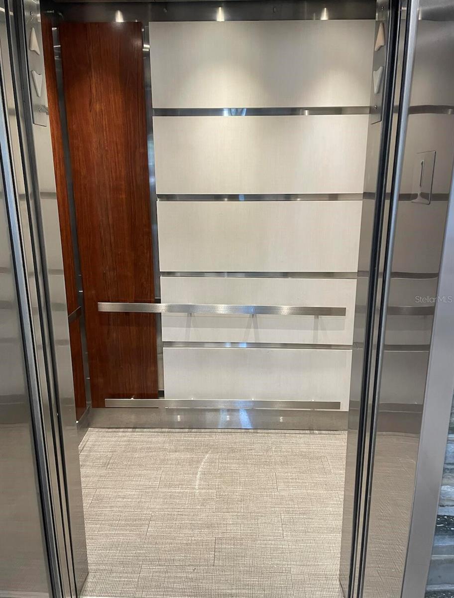 DOLPHIN TOWER - Residential