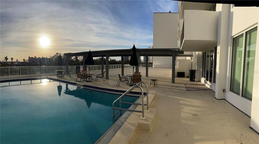 Photo of 101 S Gulfstream Avenue #10B, Sarasota, FL 34236 (MLS # O6346773)