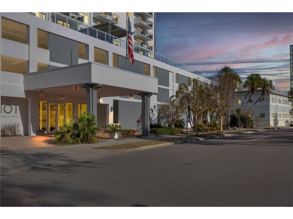 Photo of 101 S Gulfstream Avenue #10B, Sarasota, FL 34236 (MLS # O6346773)