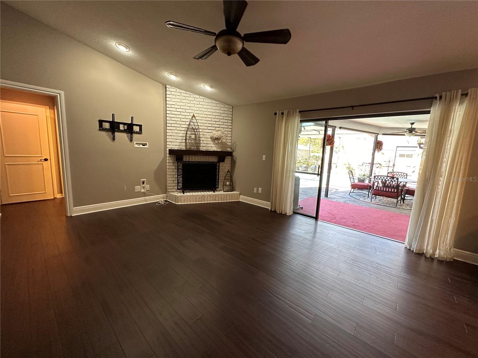 LINDEN ESTATES - Residential